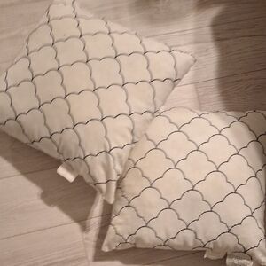 Chic Cream and Black Scallop Pattern Throw Pillows